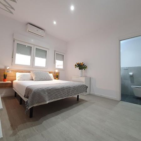 Casamila Guest House อาลิกันเต ภายนอก รูปภาพ