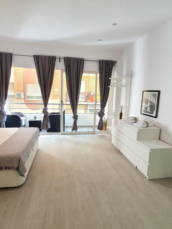 Casamila Guest House อาลิกันเต ภายนอก รูปภาพ