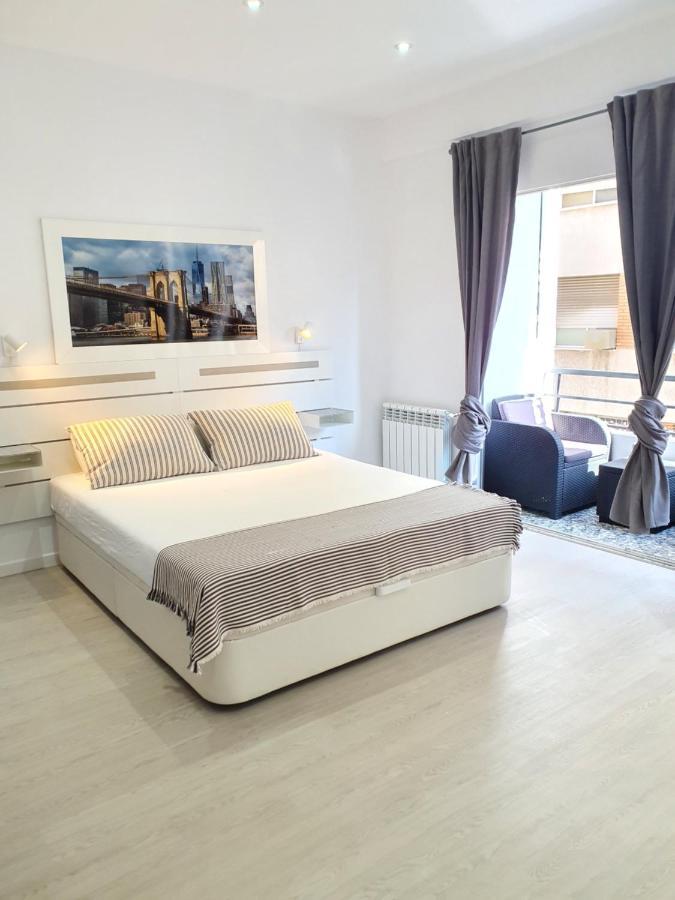 Casamila Guest House อาลิกันเต ภายนอก รูปภาพ