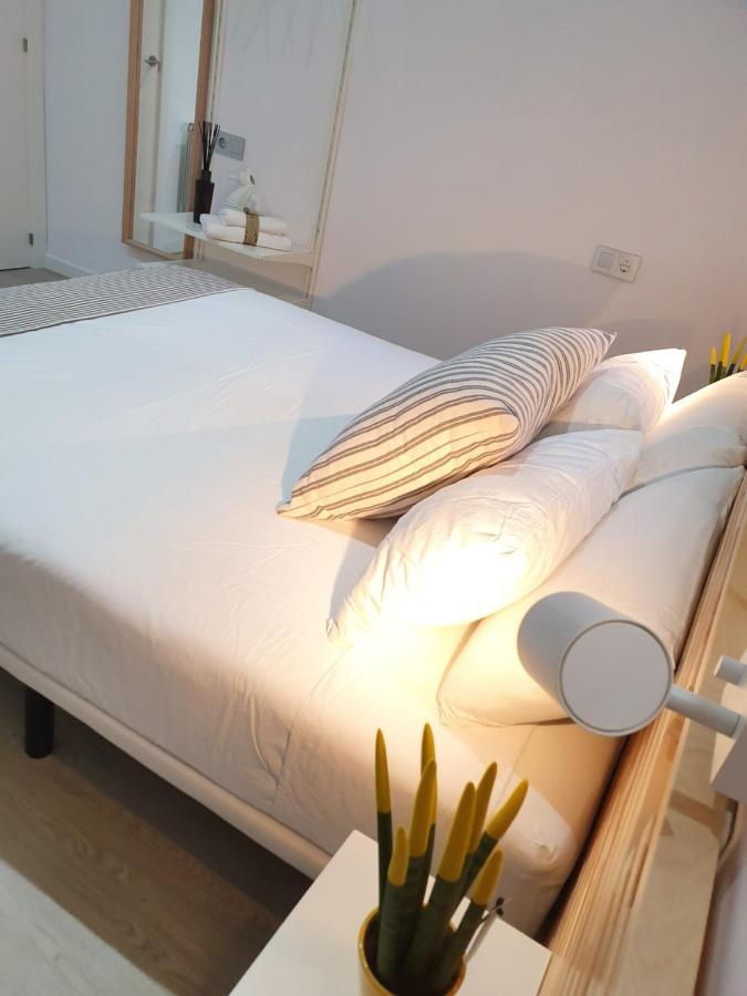 Casamila Guest House อาลิกันเต ภายนอก รูปภาพ