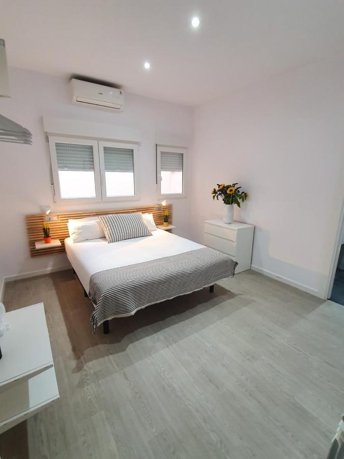 Casamila Guest House อาลิกันเต ภายนอก รูปภาพ