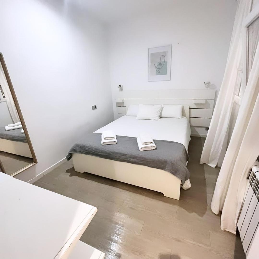 Casamila Guest House อาลิกันเต ภายนอก รูปภาพ